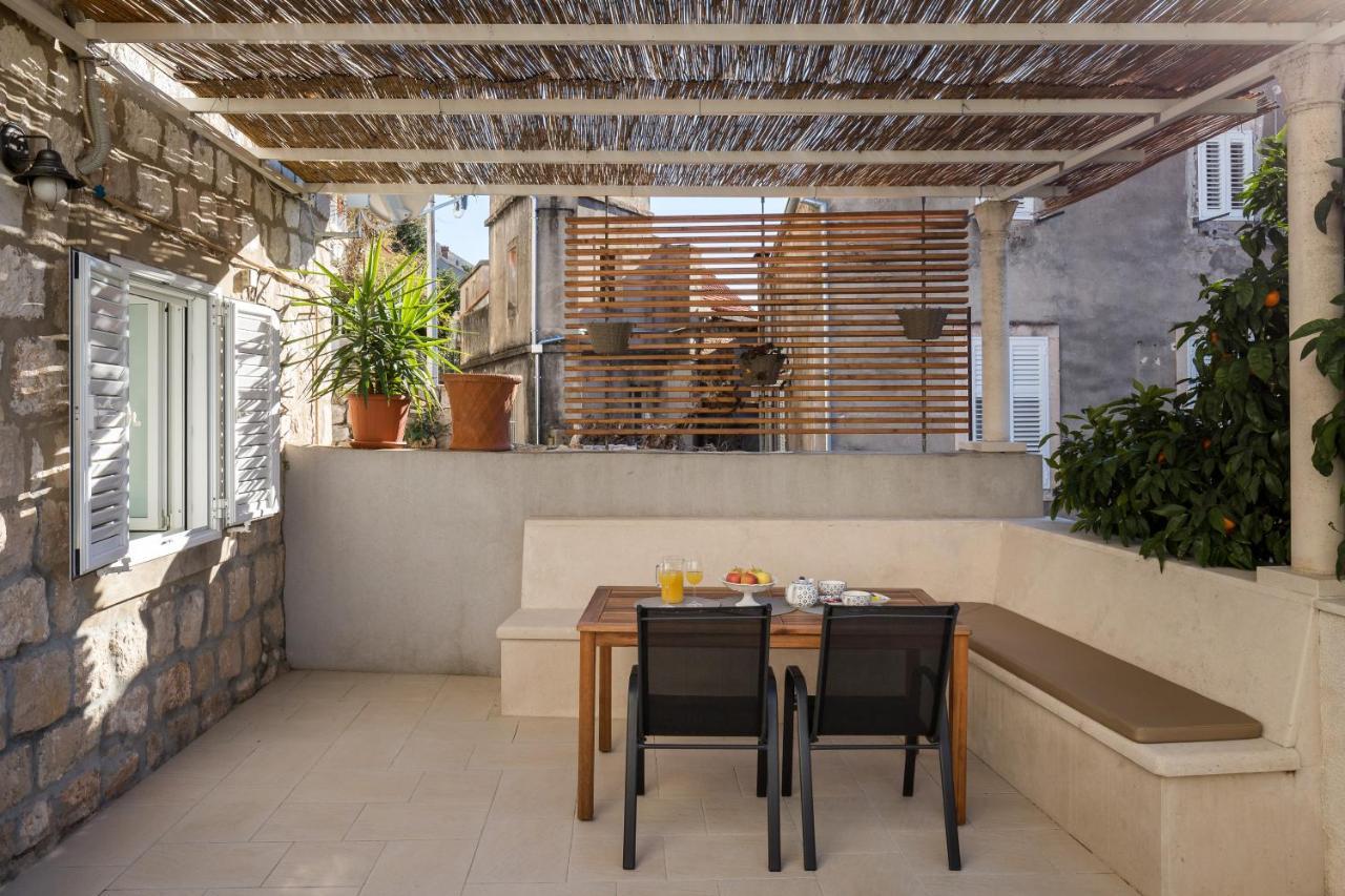 Coral Apartment